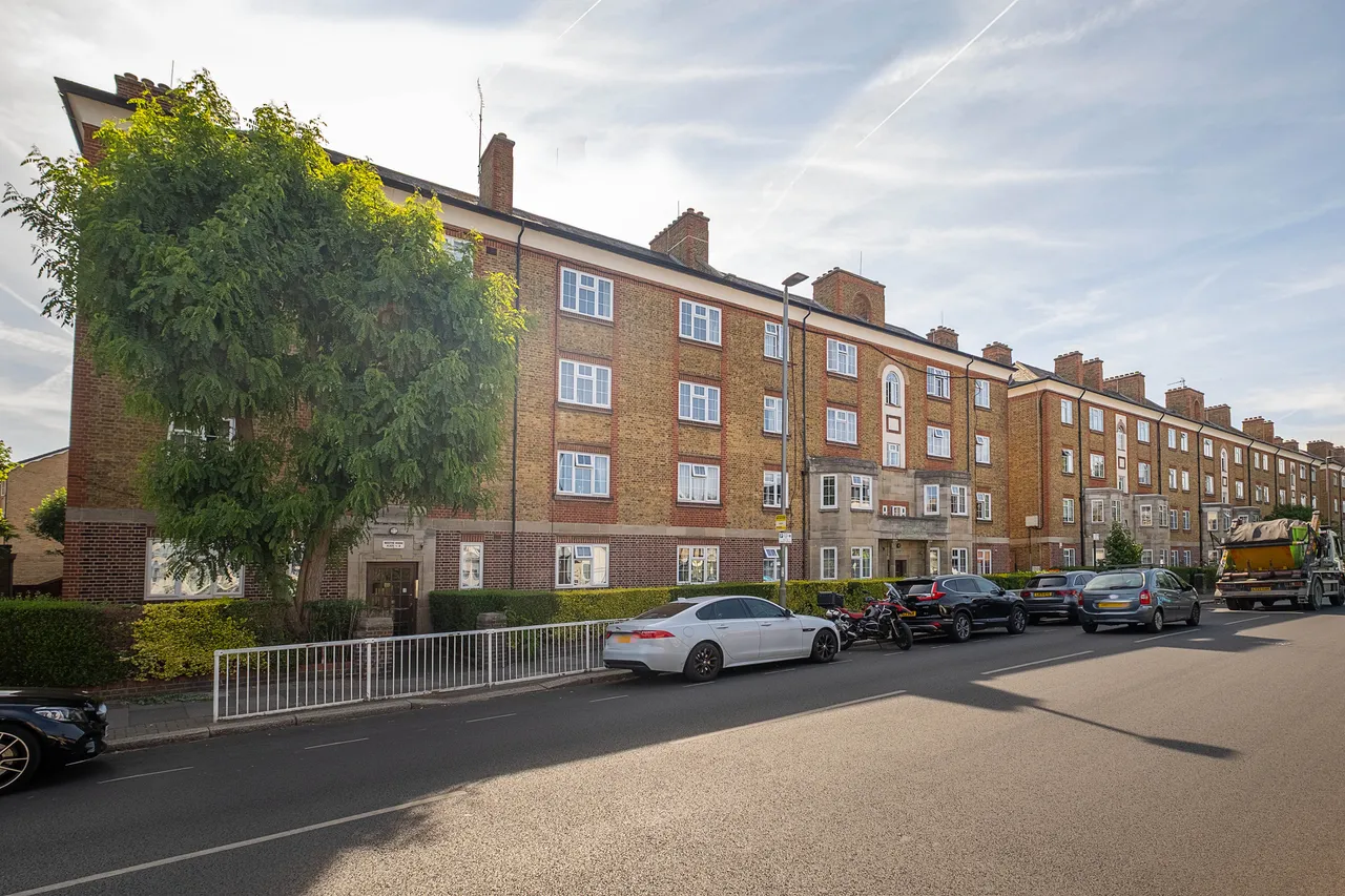 Merton Road, London, SW18, photo 5