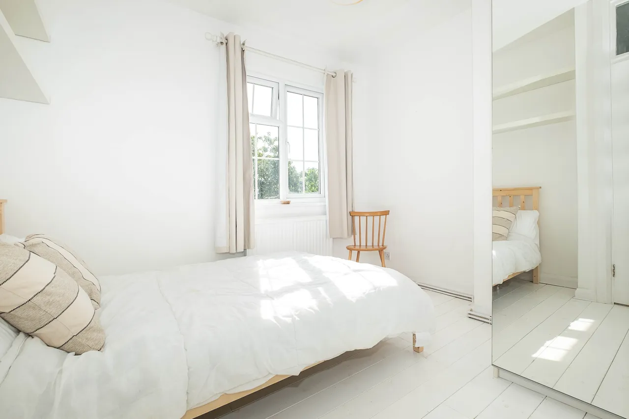 Merton Road, London, SW18, photo 4