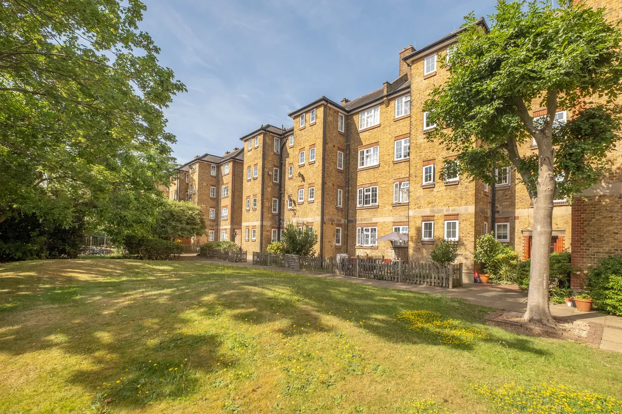 Merton Road, London, SW18, photo 6