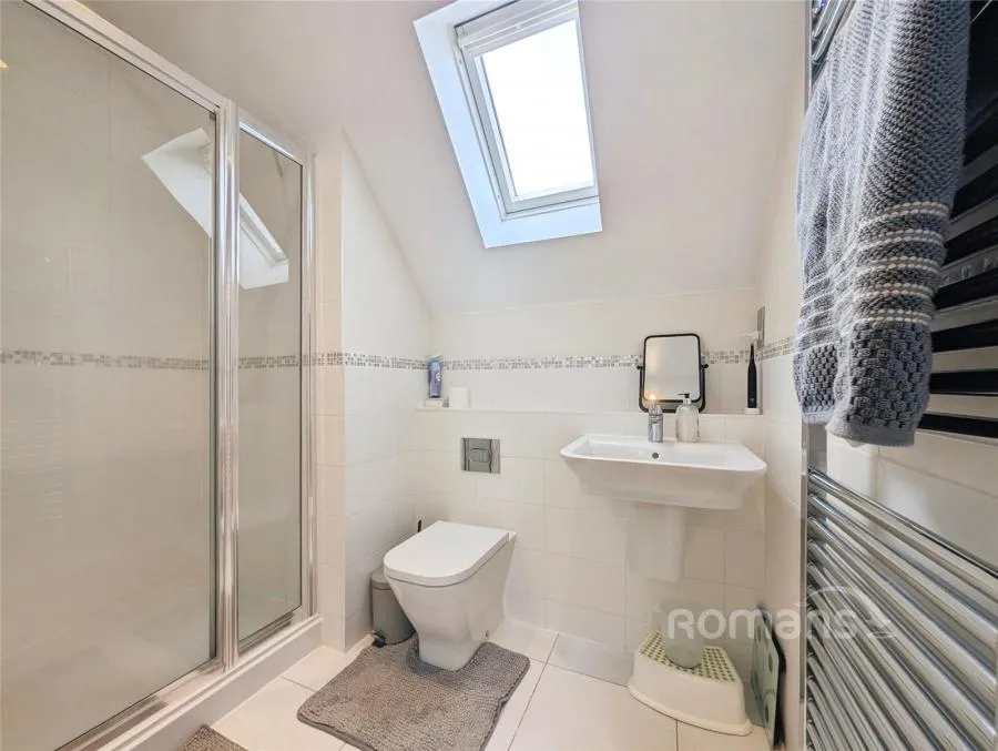 Repton Crescent, Earley, RG6, photo 9