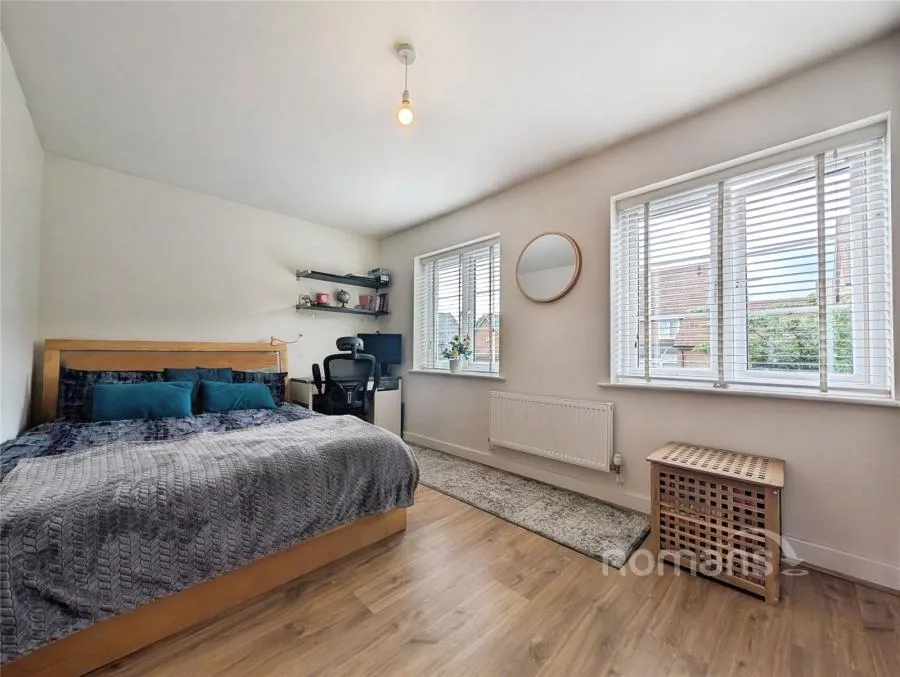 Repton Crescent, Earley, RG6, photo 7