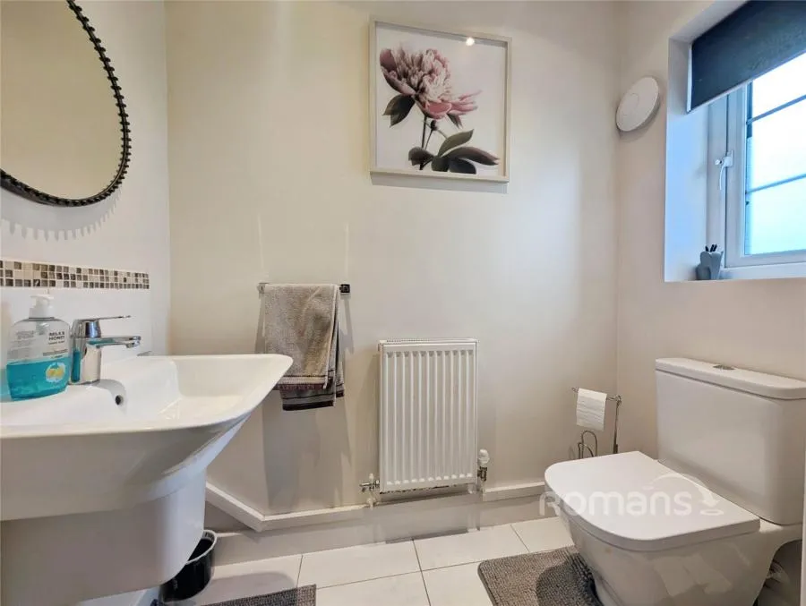 Repton Crescent, Earley, RG6, photo 12