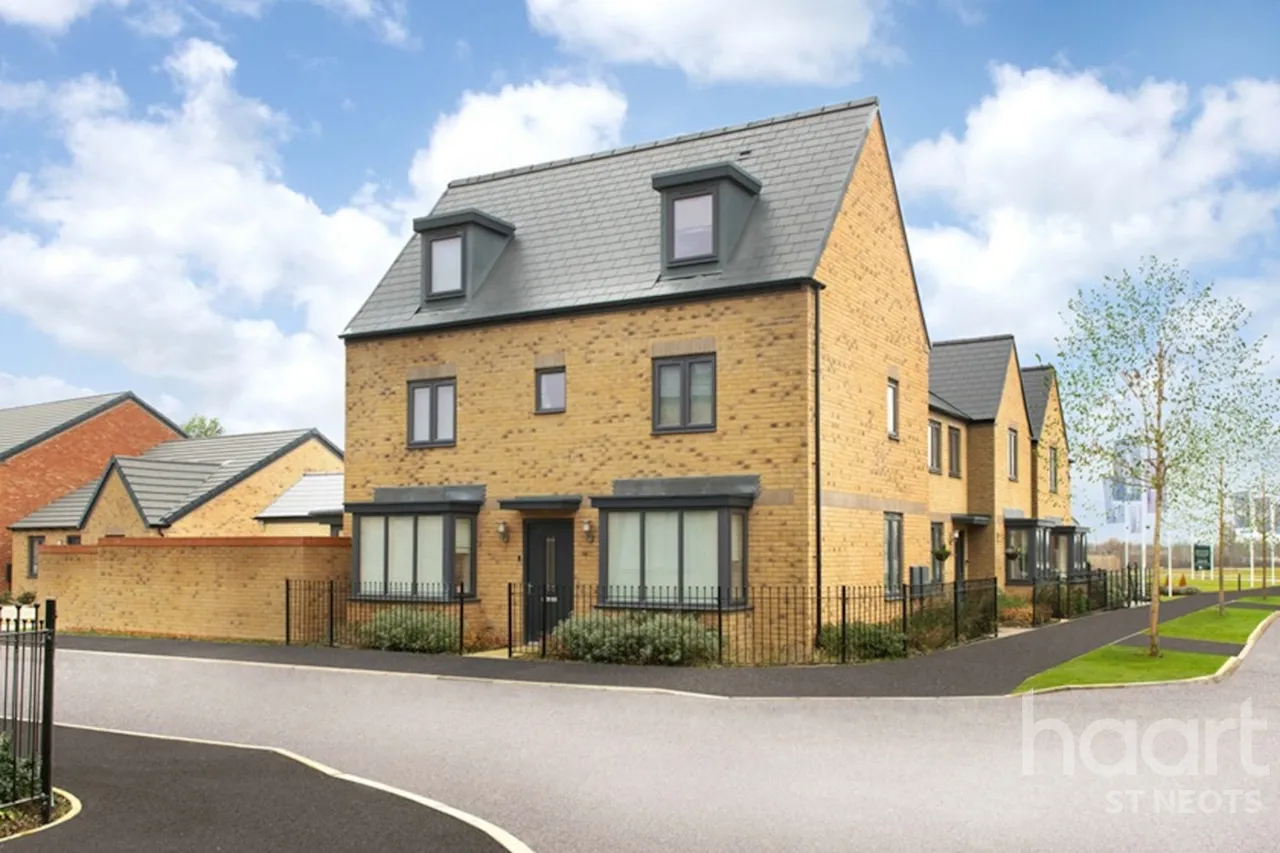 4 bed house for sale, Nuffield Road, St.Neots, PE19