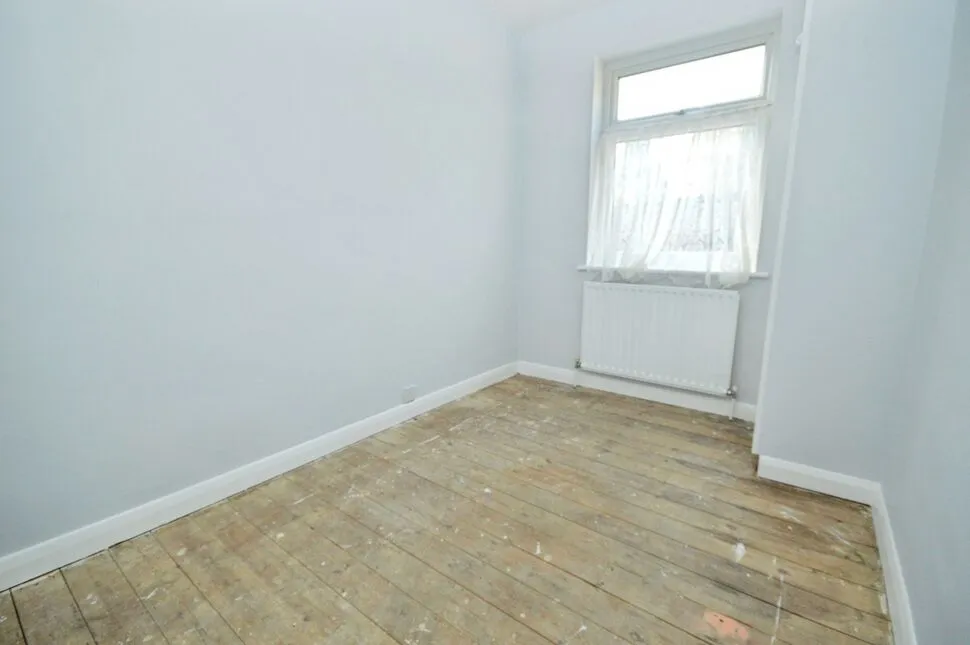 Amesbury Road, Hanworth, TW13, photo 9