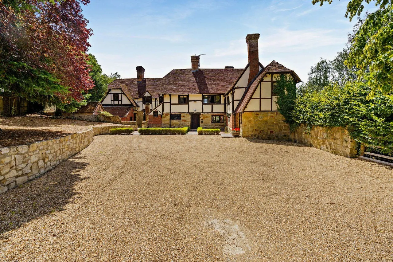 Henley Down, Catsfield, Battle, East Sussex, TN33 9BN, photo 2