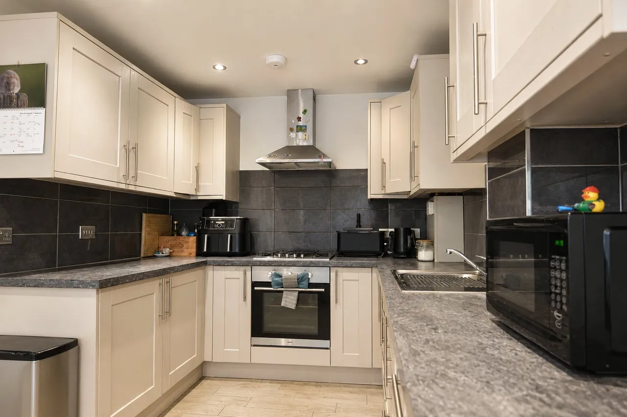 Hillbury Road, Alderholt, Fordingbridge, Dorset, SP6 3BQ, photo 4