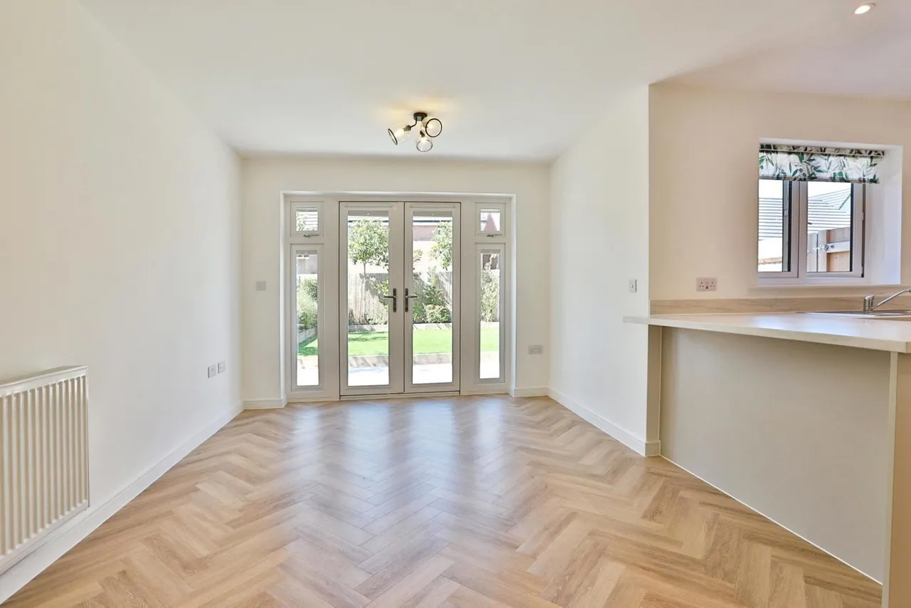 Kensington Drive, West Parley, BH22, photo 3