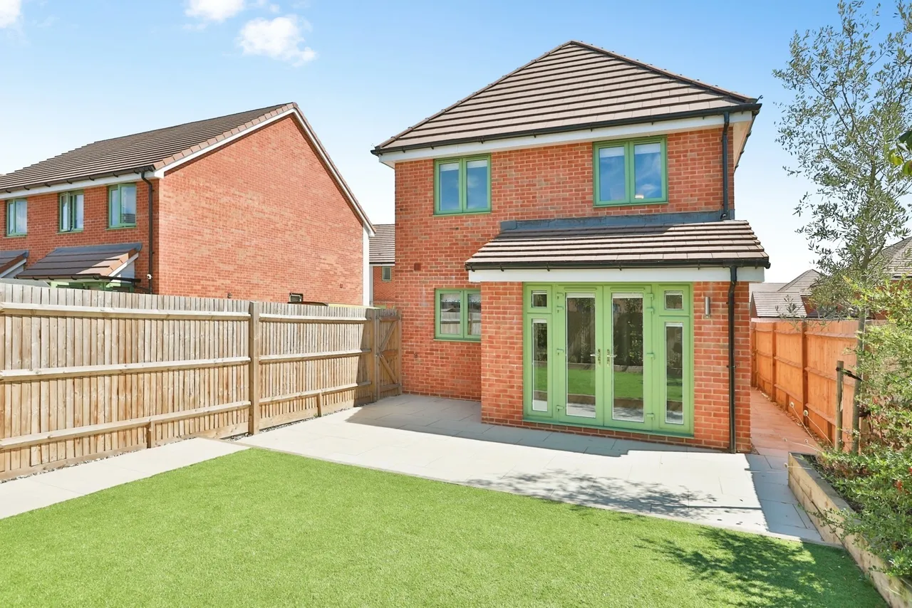Kensington Drive, West Parley, BH22, photo 22