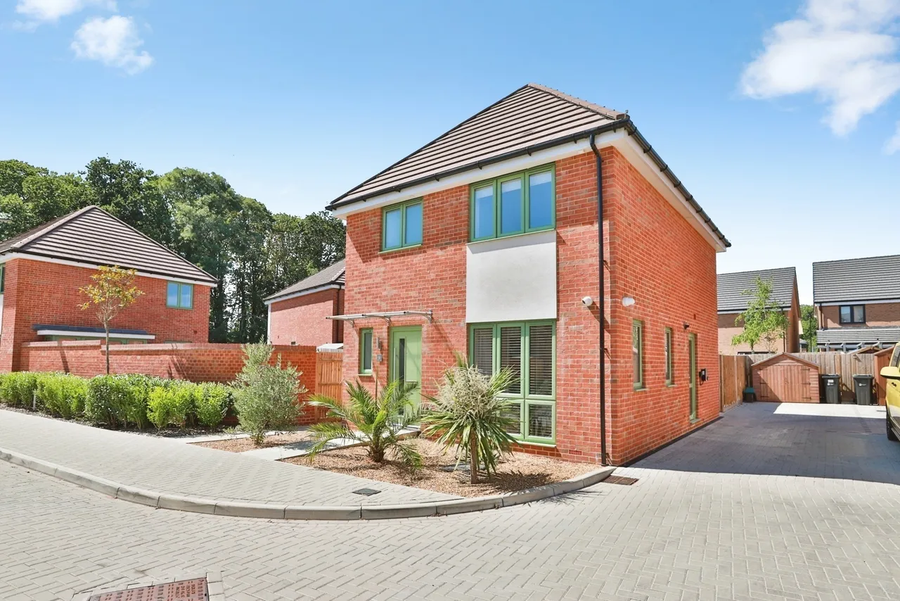 Kensington Drive, West Parley, BH22, photo 24