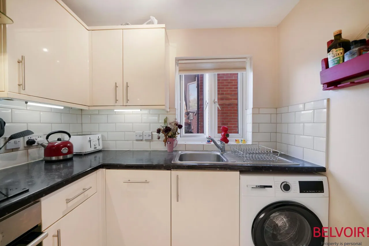 12 Swynford Gardens, Hendon, London, NW4, photo 9