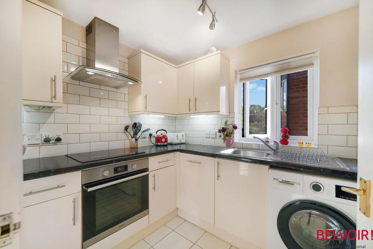 12 Swynford Gardens, Hendon, London, NW4, photo 8