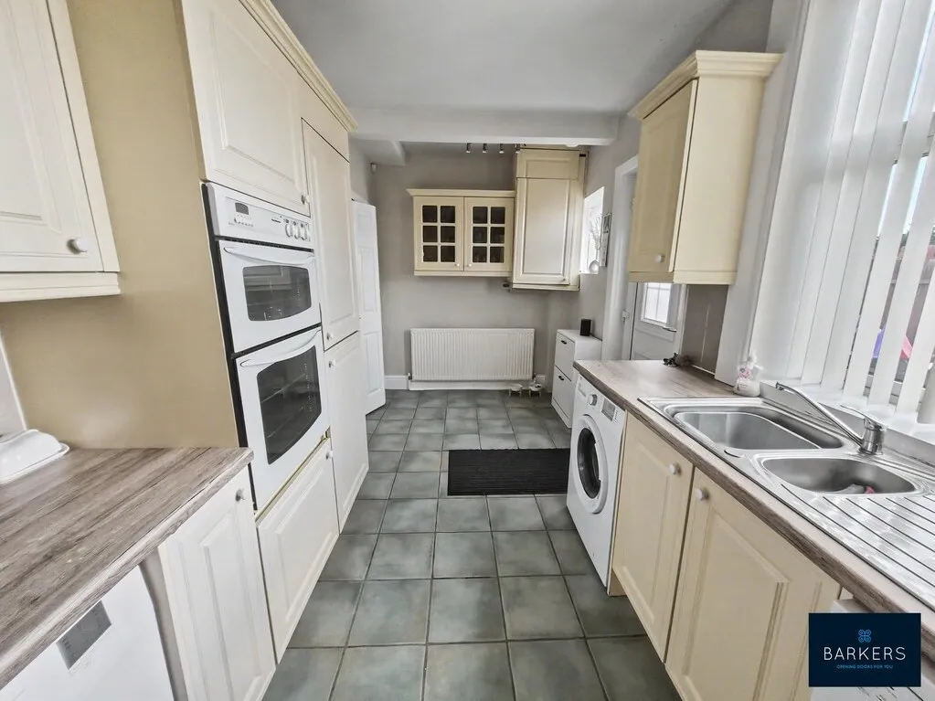Welwyn Avenue, Batley WF17 8DU, photo 8