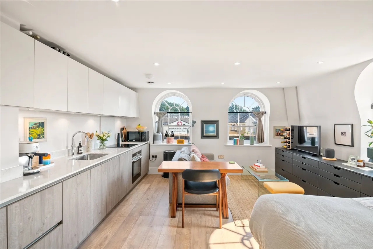 High Street, Hampton Hill, TW12 1BZ, photo 5