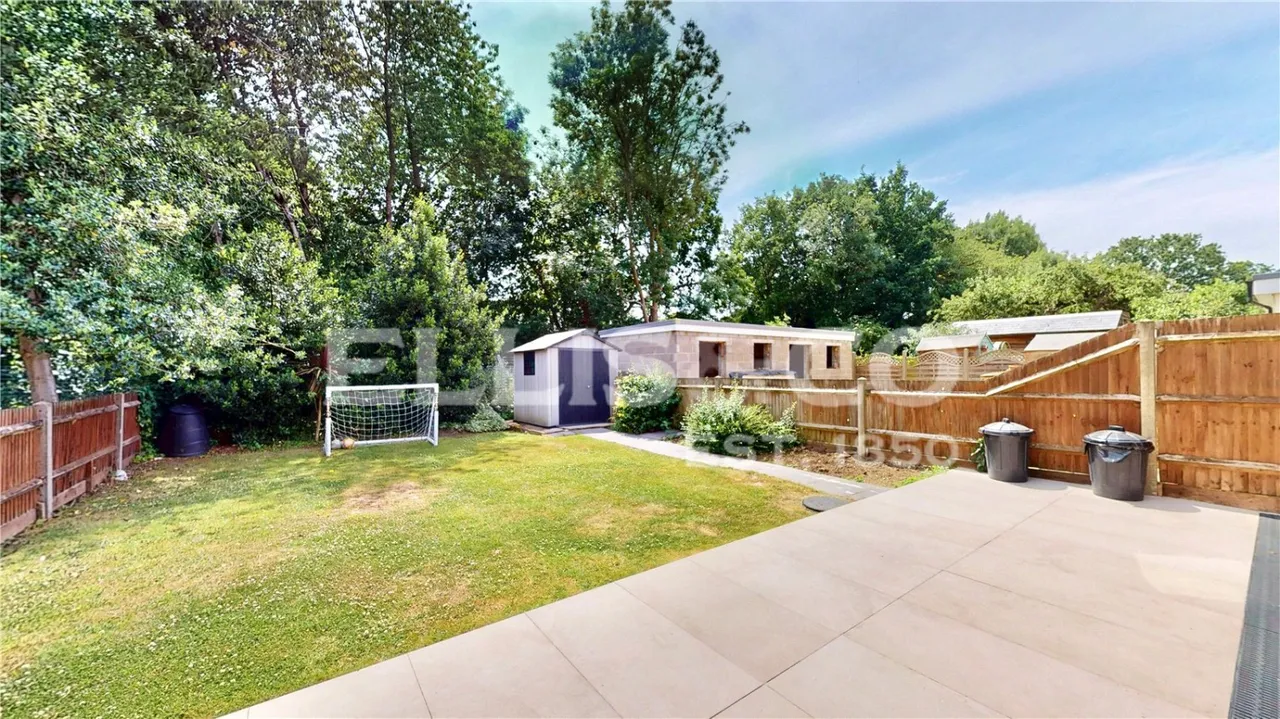 Elm Avenue, Eastcote, HA4, photo 23