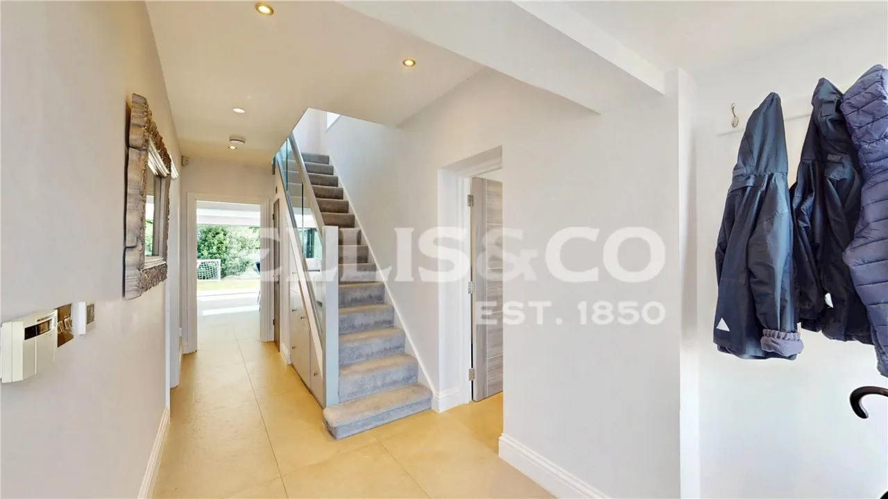 Elm Avenue, Eastcote, HA4, photo 2