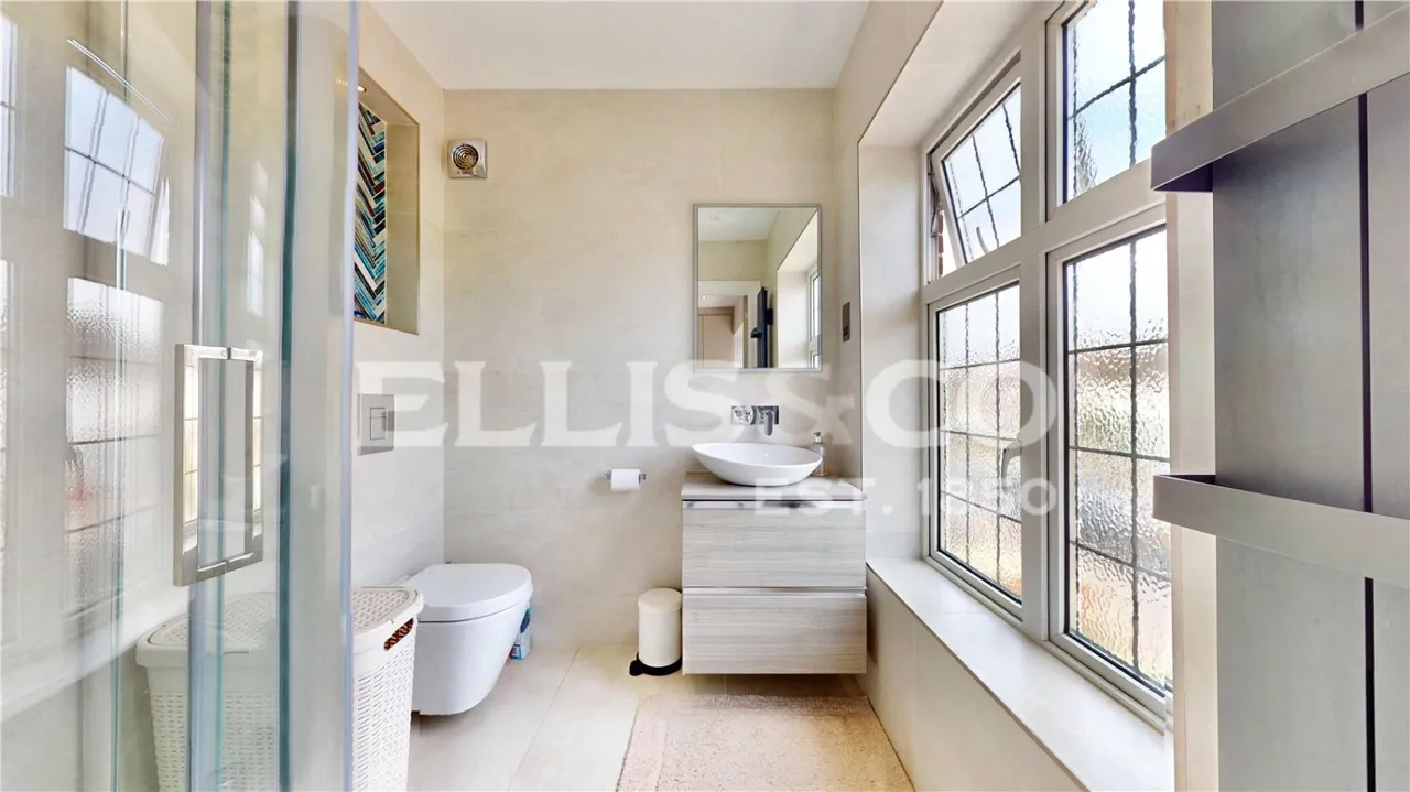Elm Avenue, Eastcote, HA4, photo 19