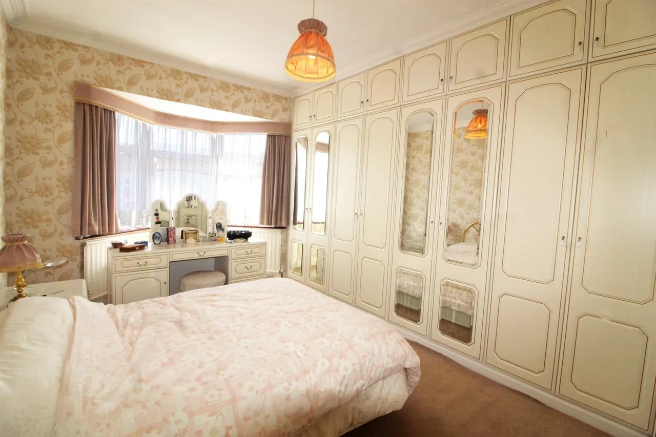 Grove Road, London N12 9EB, photo 6