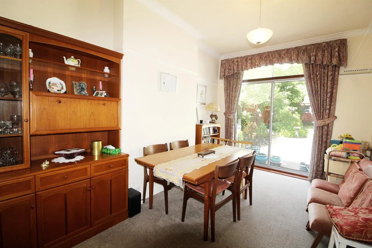 Grove Road, London N12 9EB, photo 3