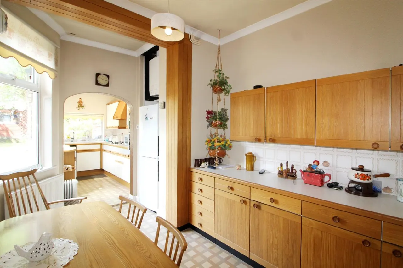 Grove Road, London N12 9EB, photo 4