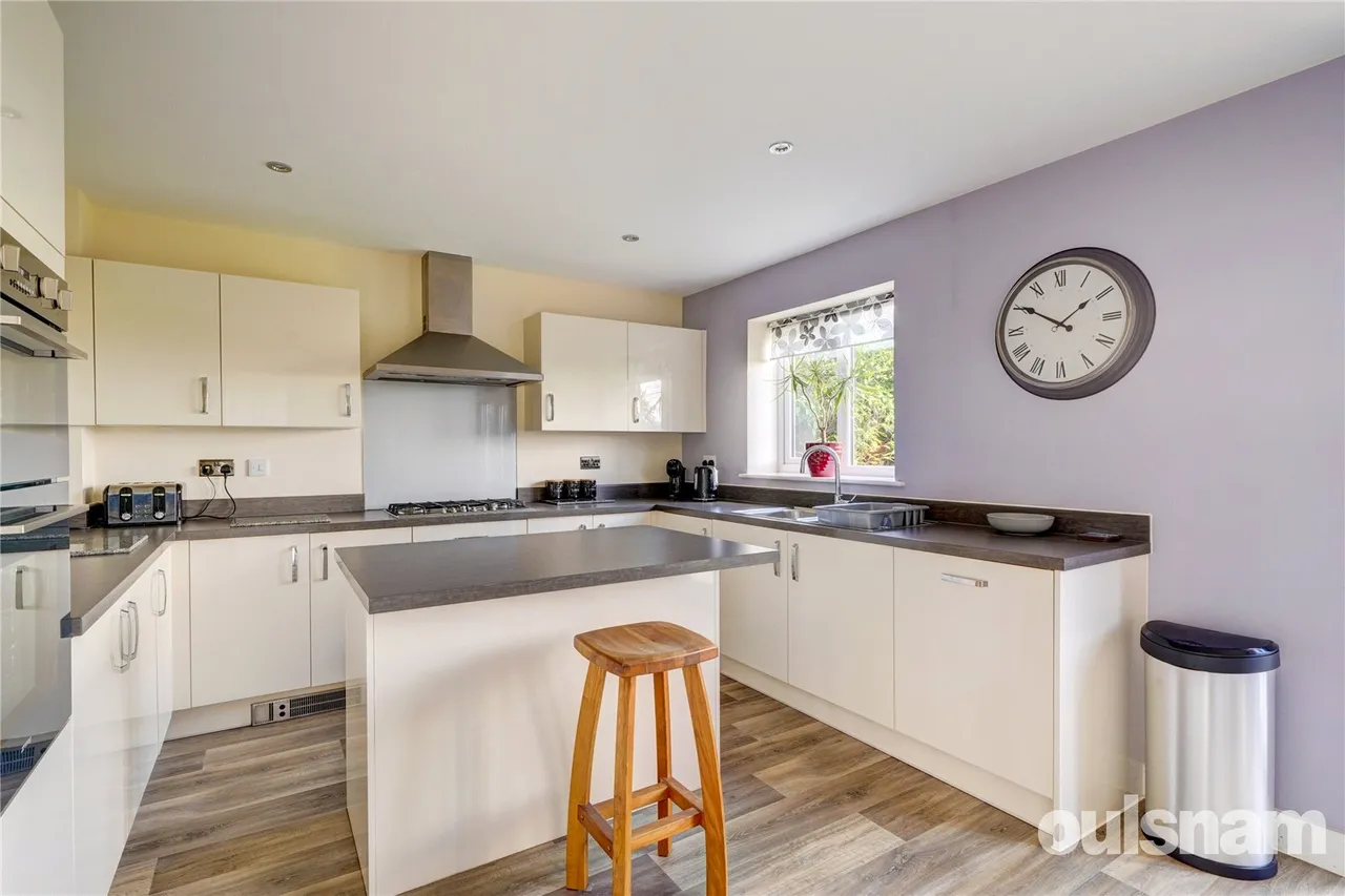 Bruton Avenue, Copcut, Droitwich, Worcestershire, WR9 7TE, photo 5