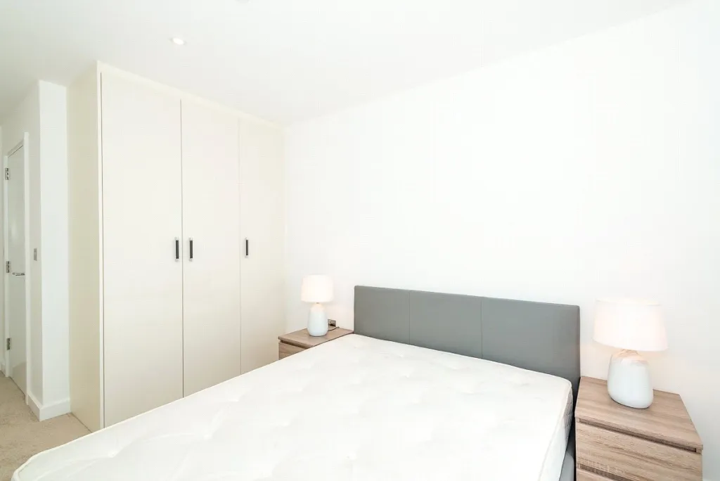 Caversham Road, Beaufort Park, NW9, photo 12