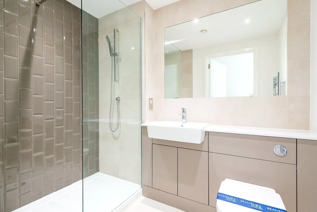 Caversham Road, Beaufort Park, NW9, photo 10