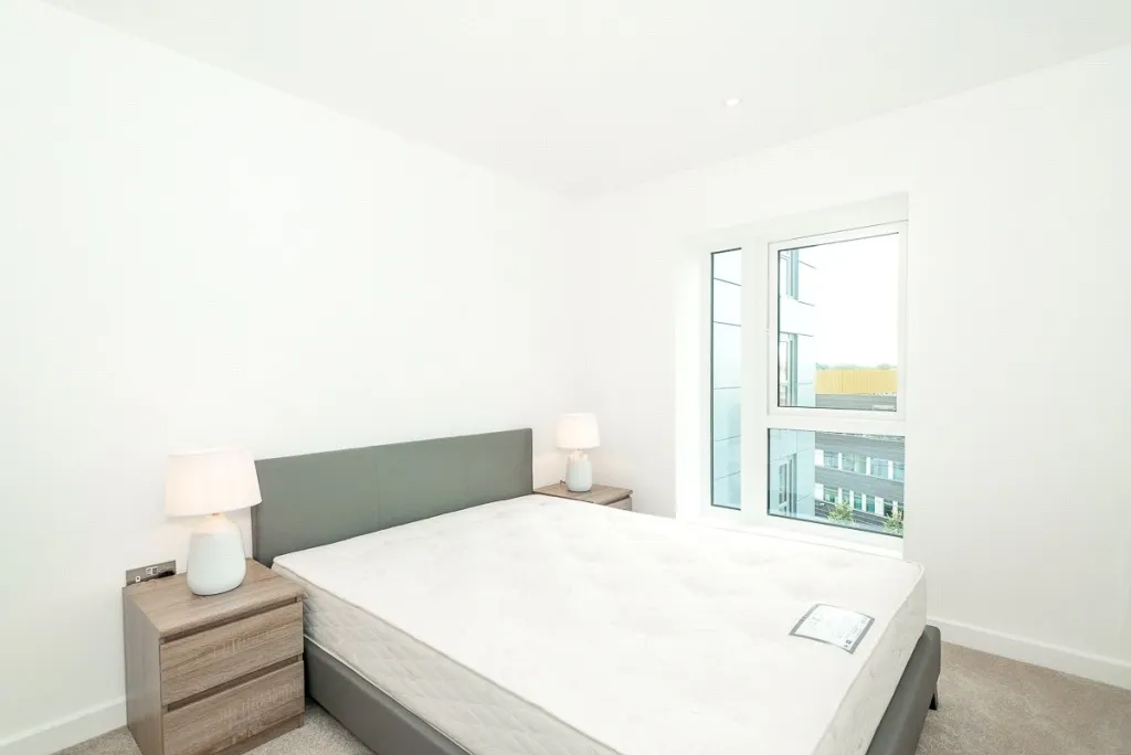 Caversham Road, Beaufort Park, NW9, photo 6