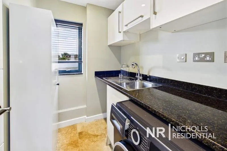 New Road, Horsham, RH13, photo 15