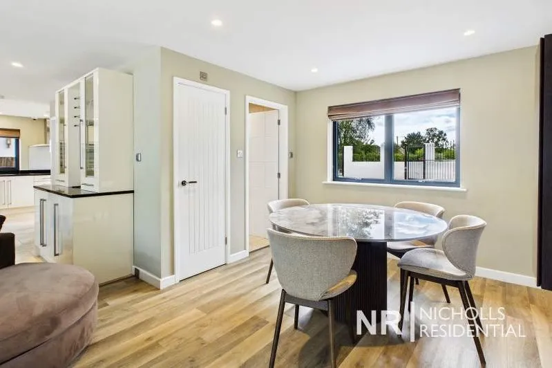 New Road, Horsham, RH13, photo 7