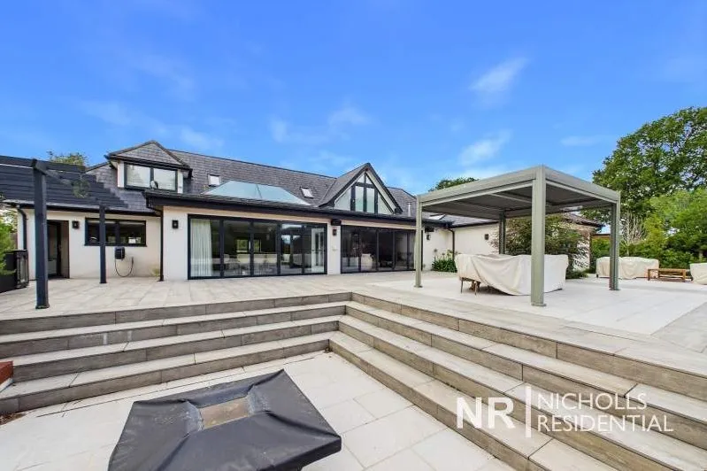 New Road, Horsham, RH13, photo 35