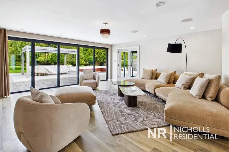 New Road, Horsham, RH13, photo 8