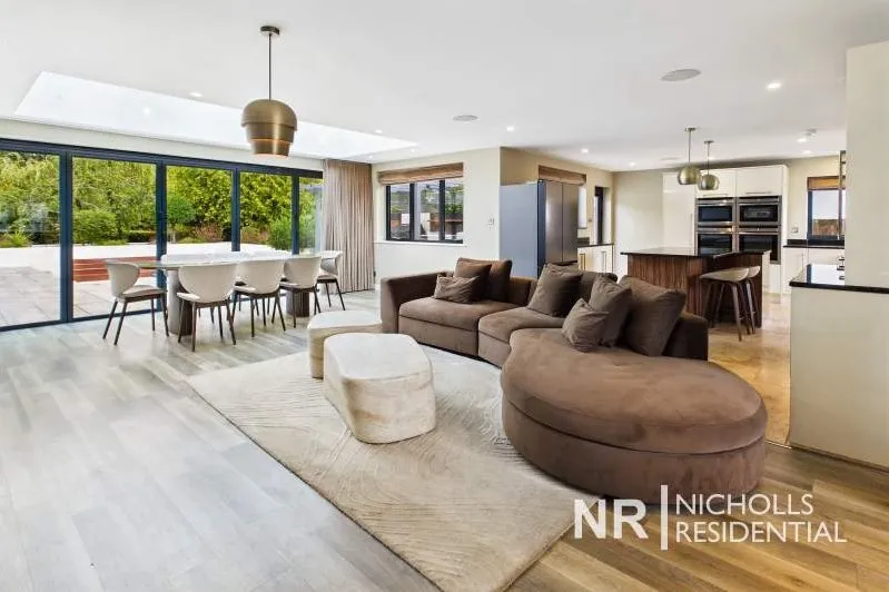 New Road, Horsham, RH13, photo 4