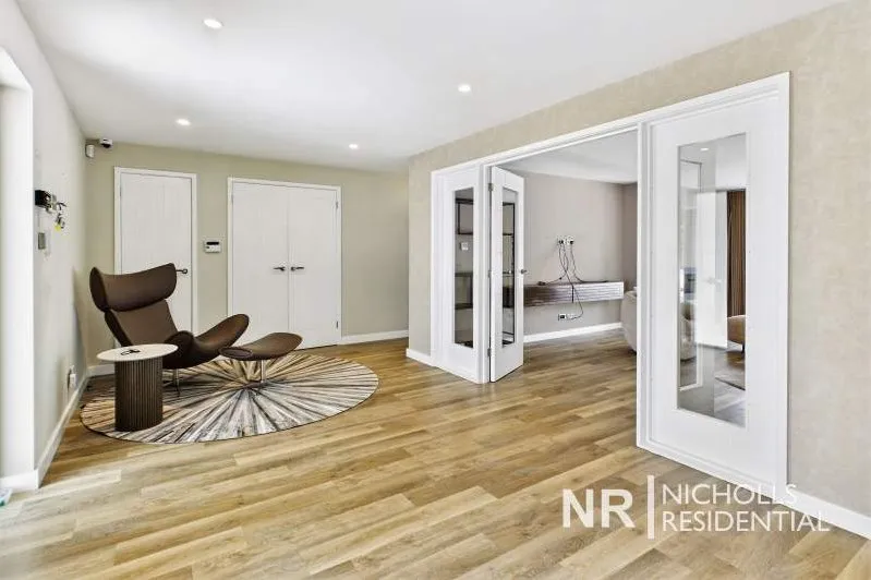 New Road, Horsham, RH13, photo 10