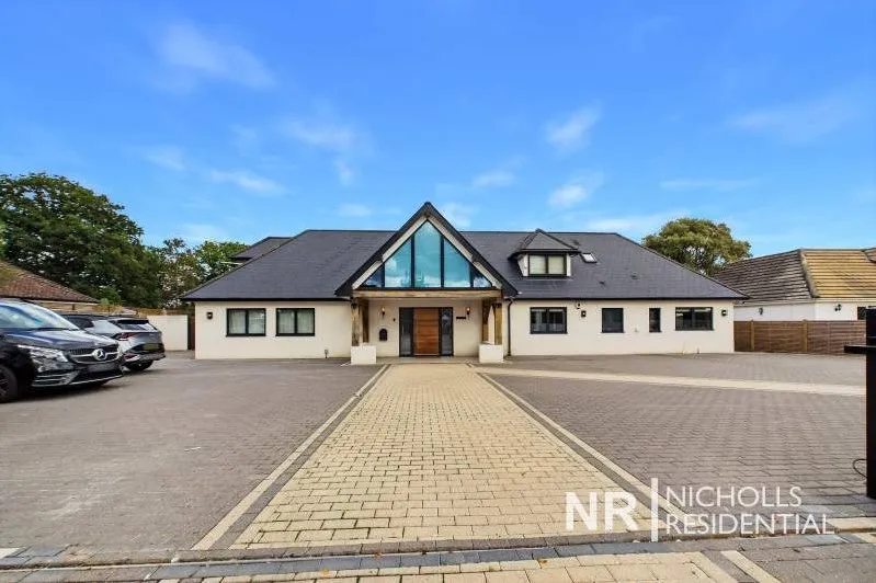 New Road, Horsham, RH13, photo 38