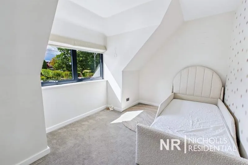 New Road, Horsham, RH13, photo 39