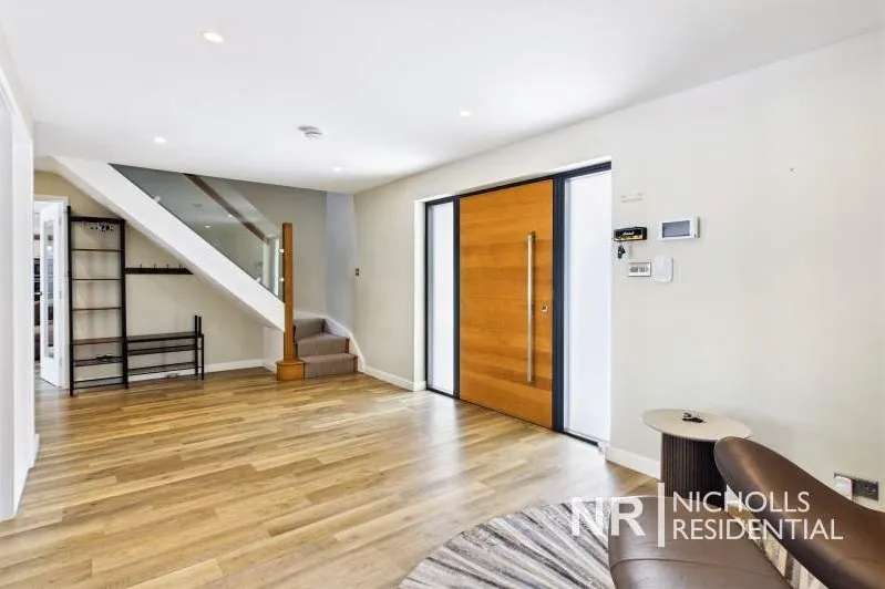 New Road, Horsham, RH13, photo 11