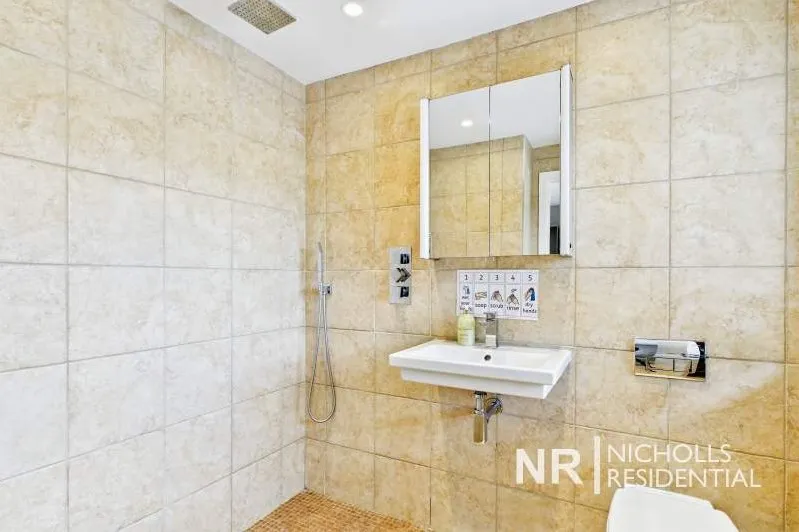 New Road, Horsham, RH13, photo 16