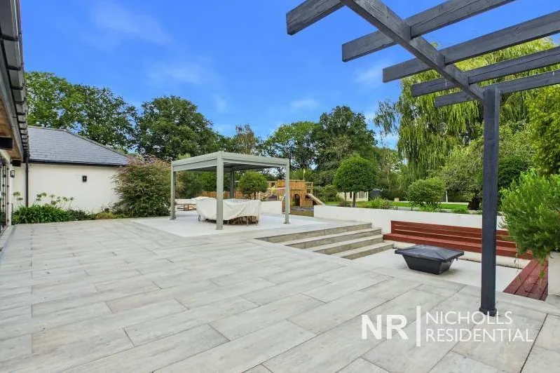New Road, Horsham, RH13, photo 31