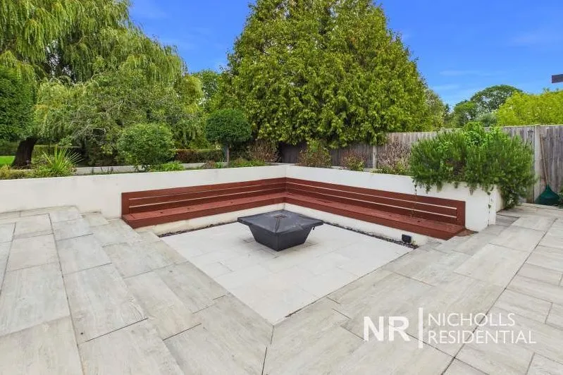 New Road, Horsham, RH13, photo 36
