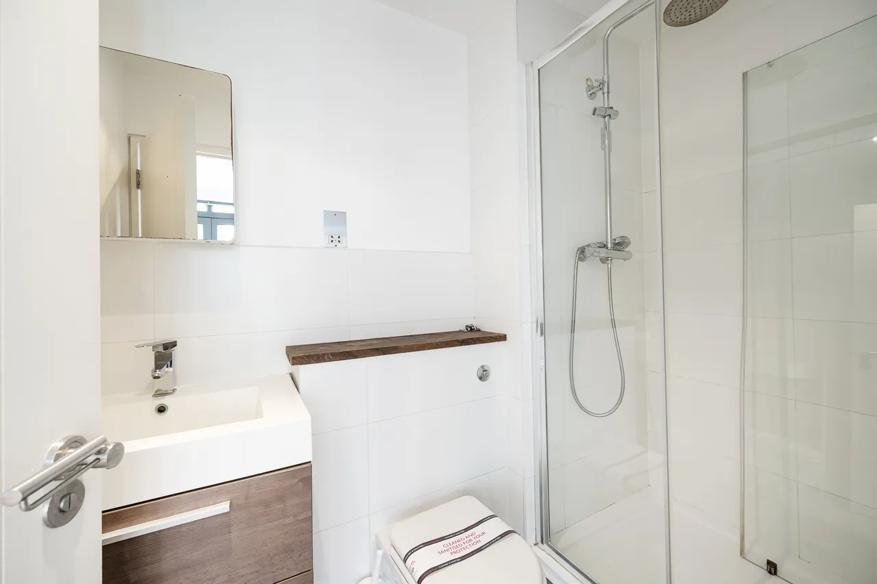 Flat 1, 38-39 Hoxton Square, London, photo 5
