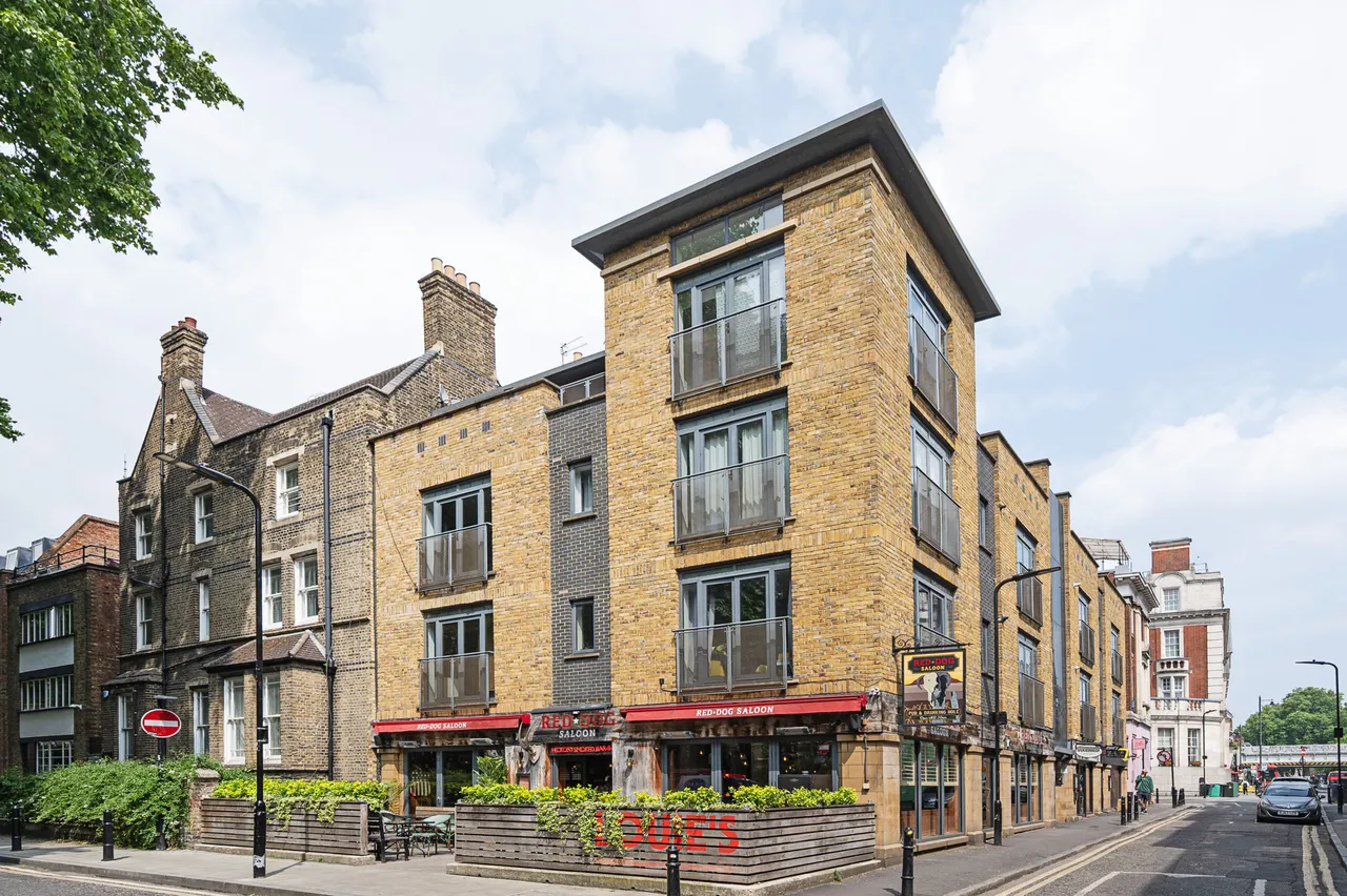 Flat 1, 38-39 Hoxton Square, London, photo 8