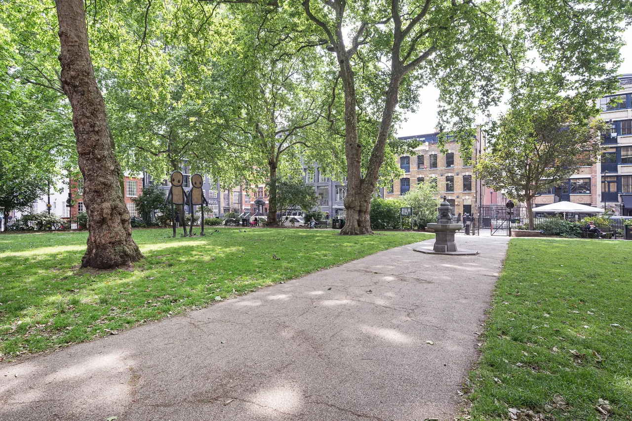 Flat 1, 38-39 Hoxton Square, London, photo 10