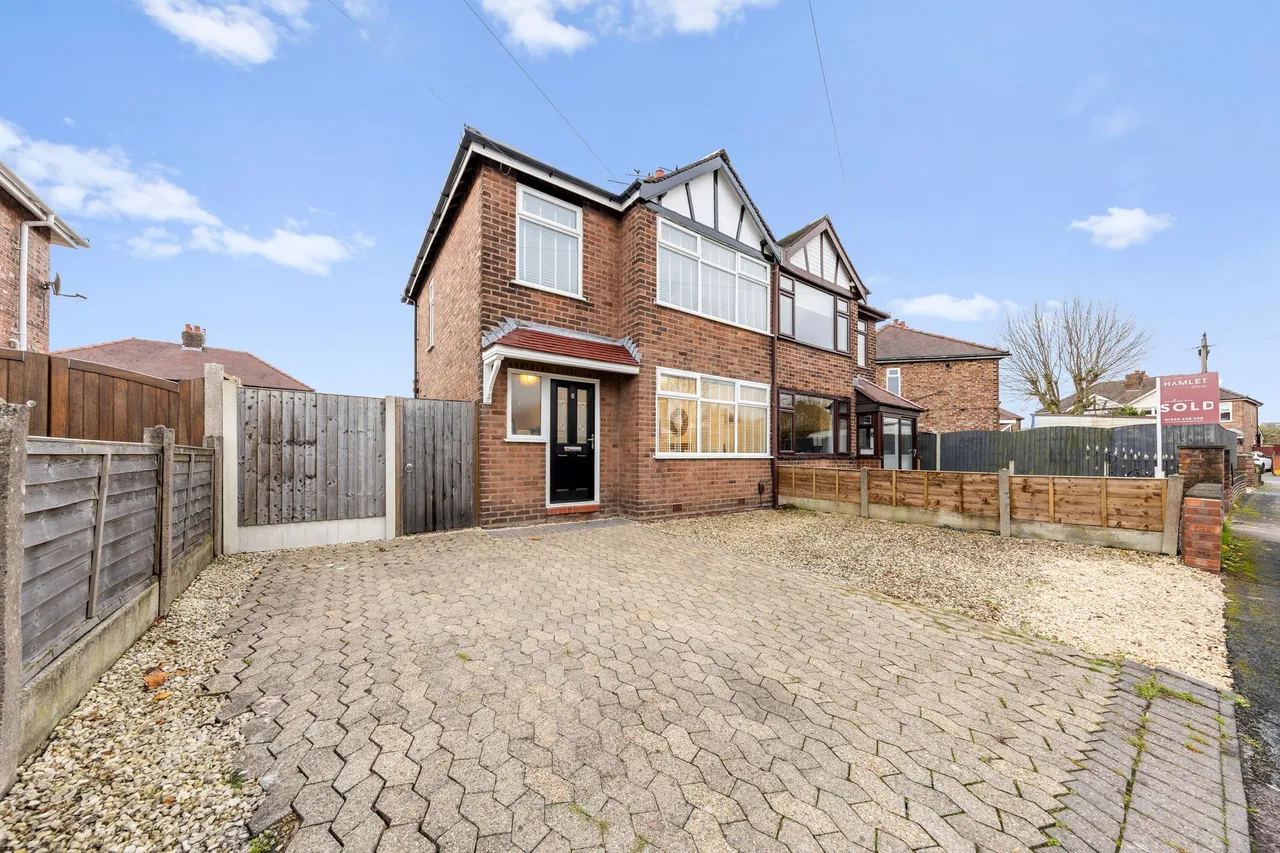 3 bed house for sale — Halsall Avenue, Warrington, Warrington, WA2 8EY