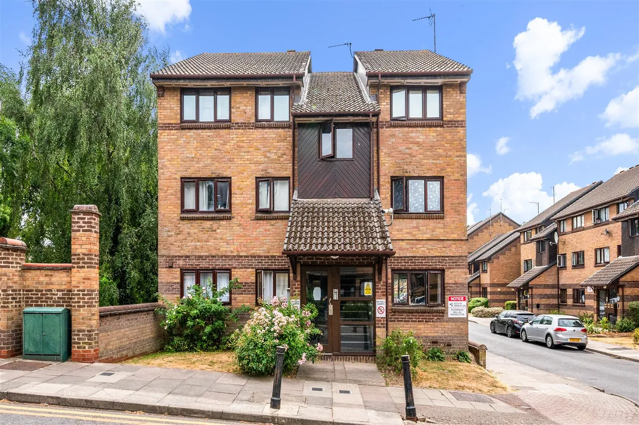 Harp Island Close, London, NW10, photo 10