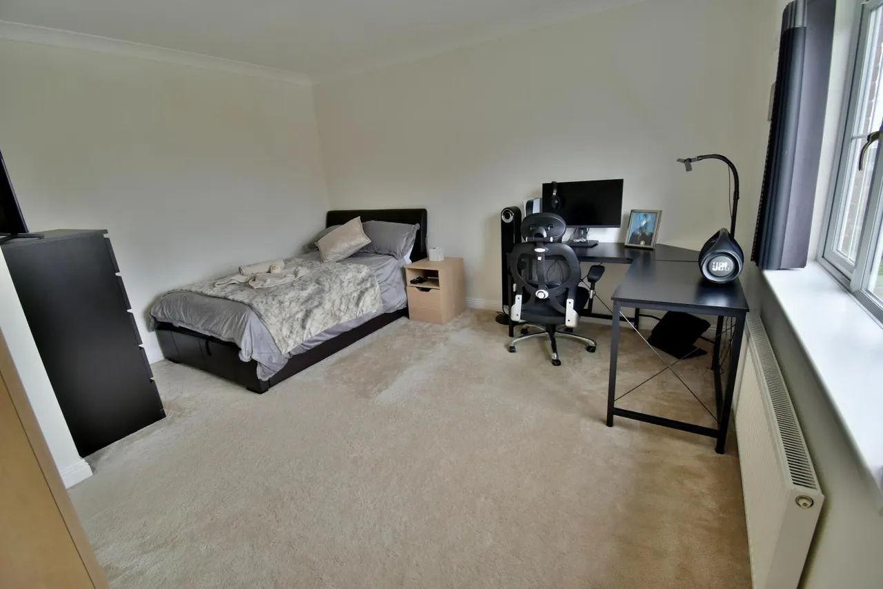 The Oaks, BH22, photo 22