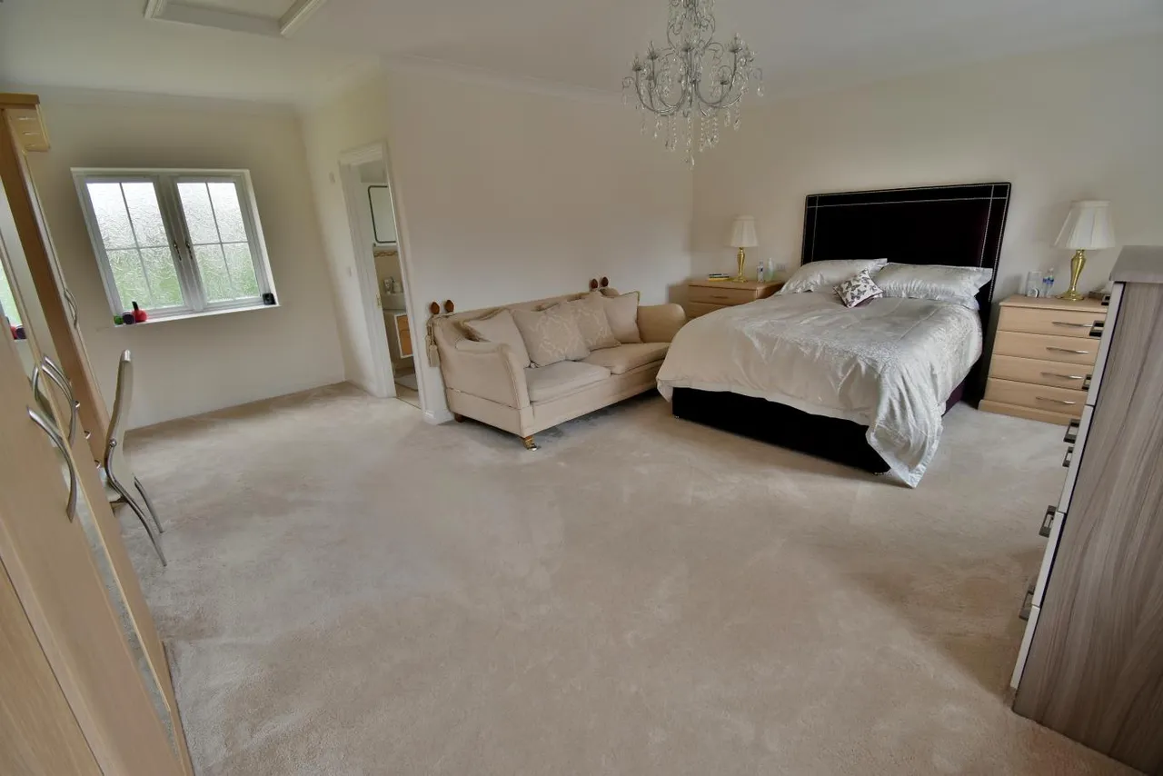 The Oaks, BH22, photo 15