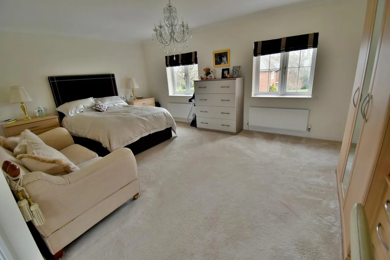 The Oaks, BH22, photo 16