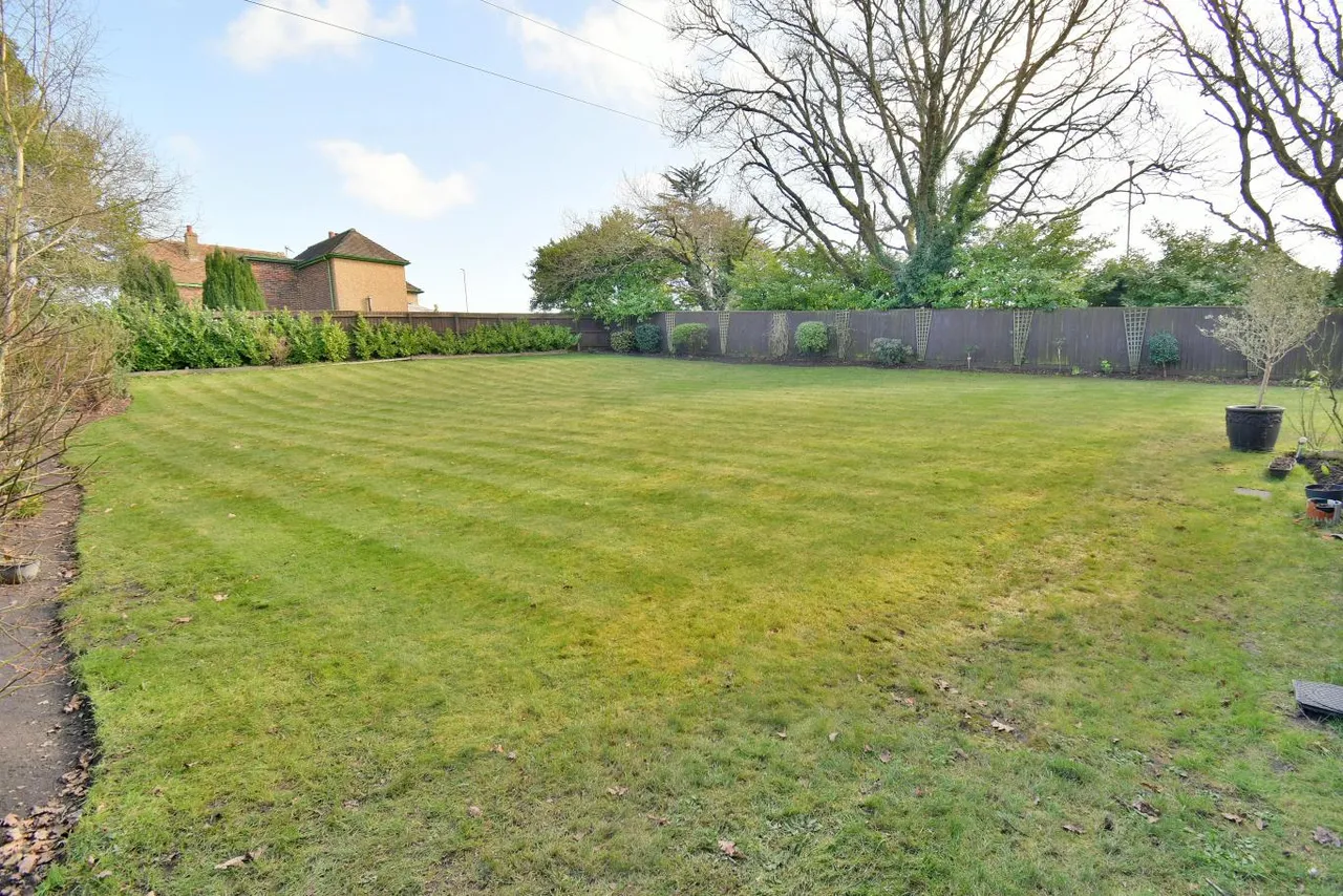 The Oaks, BH22, photo 26