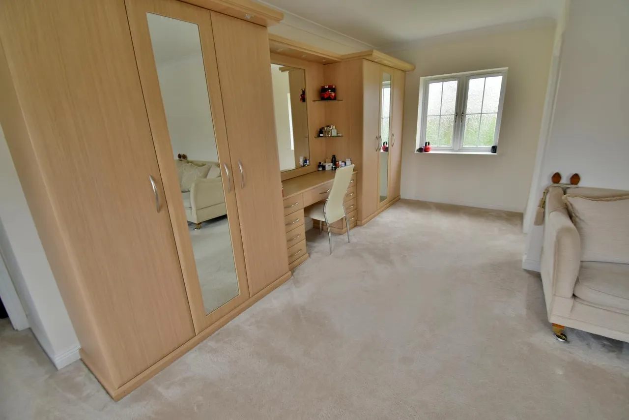 The Oaks, BH22, photo 17