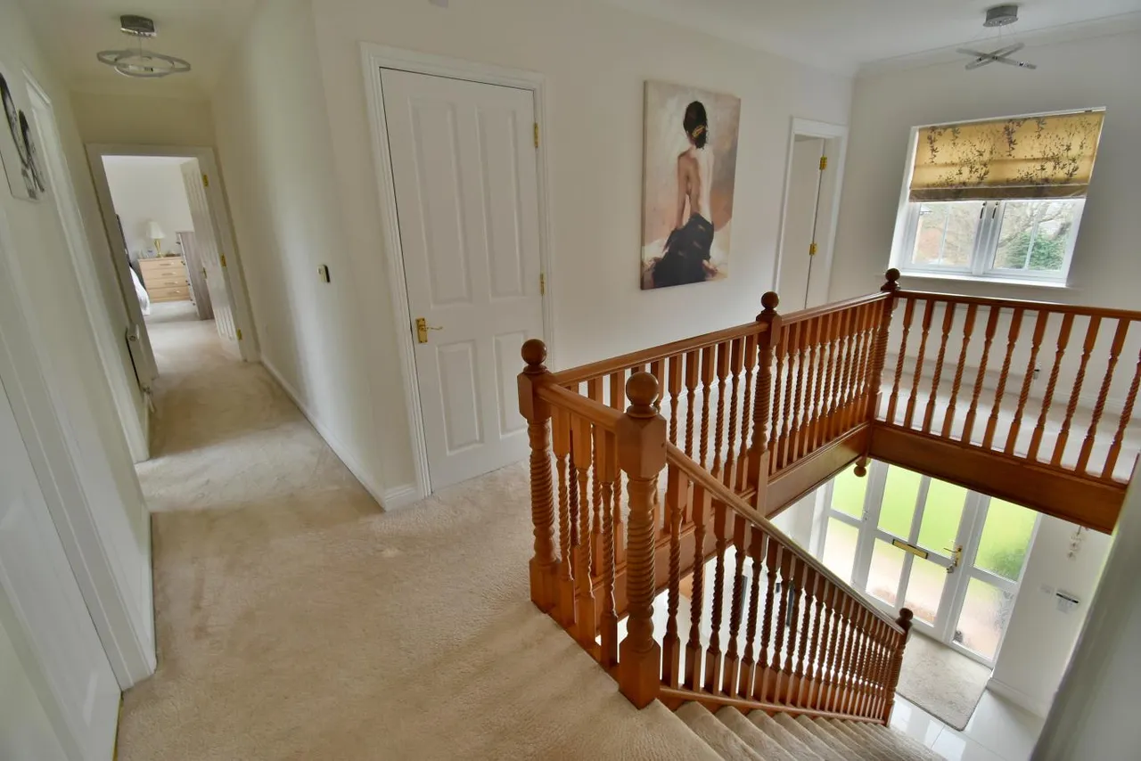 The Oaks, BH22, photo 14
